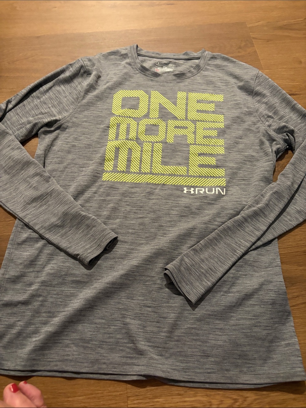 Under Armour Men’s Gray Long-Sleeve Running Tee with Yellow Graphic